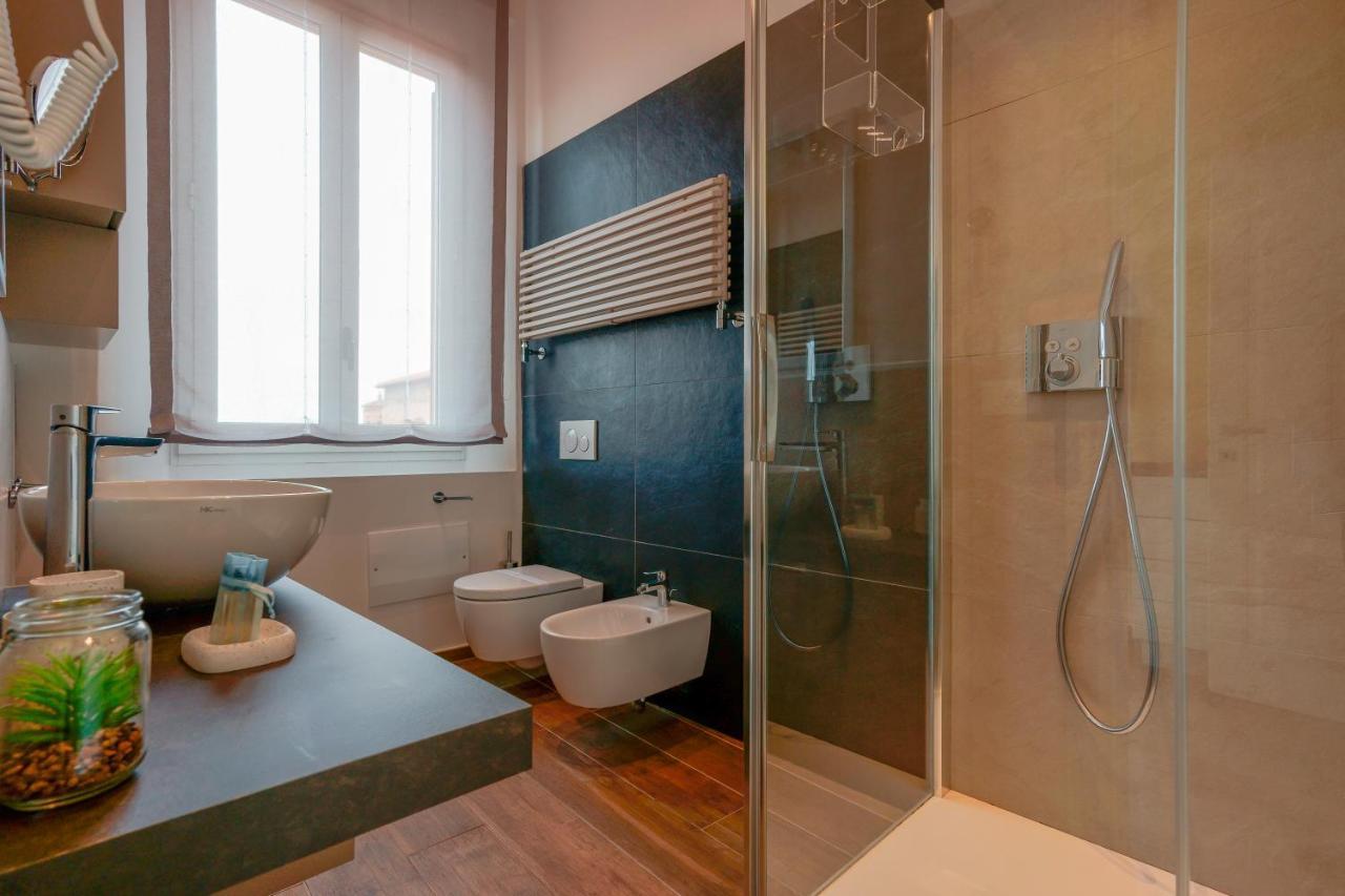 Bed and Breakfast Attico Di Via D'Azeglio Болонья Экстерьер фото