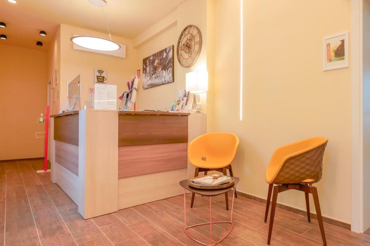 Bed and Breakfast Attico Di Via D'Azeglio Болонья Экстерьер фото