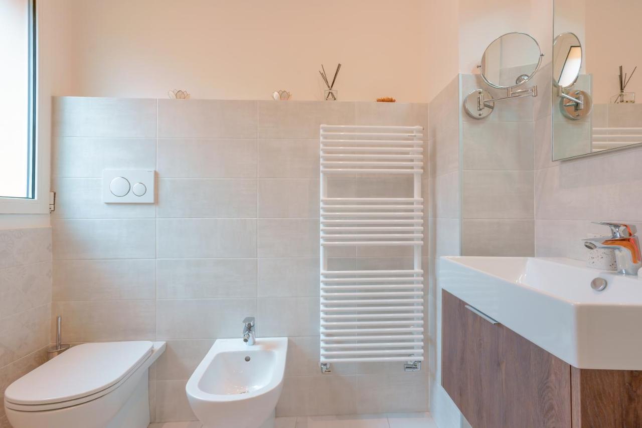 Bed and Breakfast Attico Di Via D'Azeglio Болонья Экстерьер фото