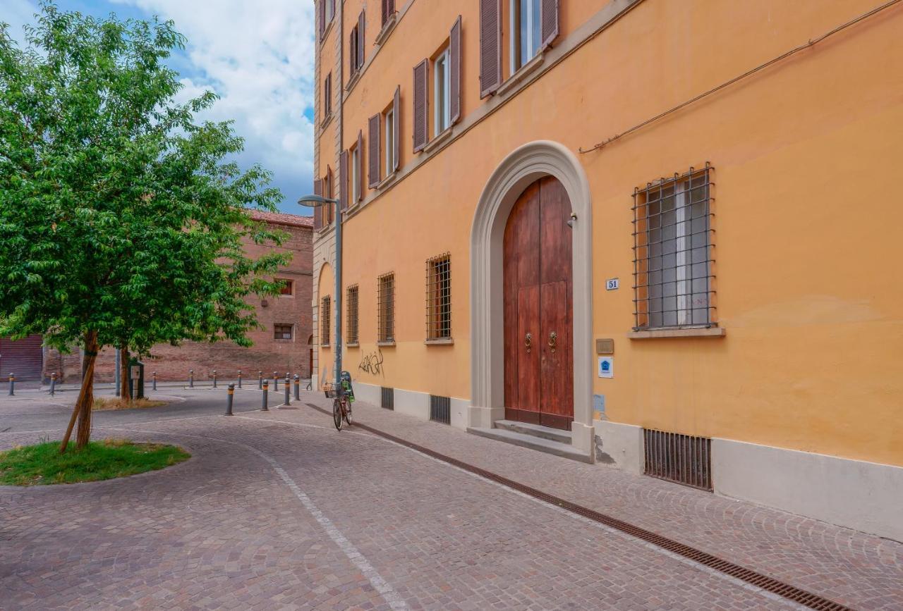Bed and Breakfast Attico Di Via D'Azeglio Болонья Экстерьер фото
