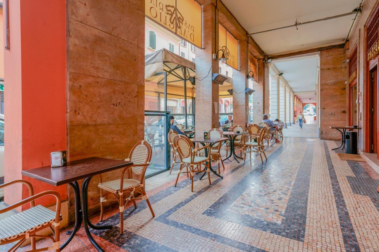 Bed and Breakfast Attico Di Via D'Azeglio Болонья Экстерьер фото