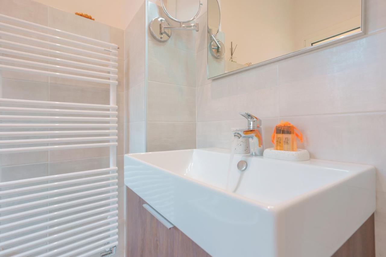 Bed and Breakfast Attico Di Via D'Azeglio Болонья Экстерьер фото