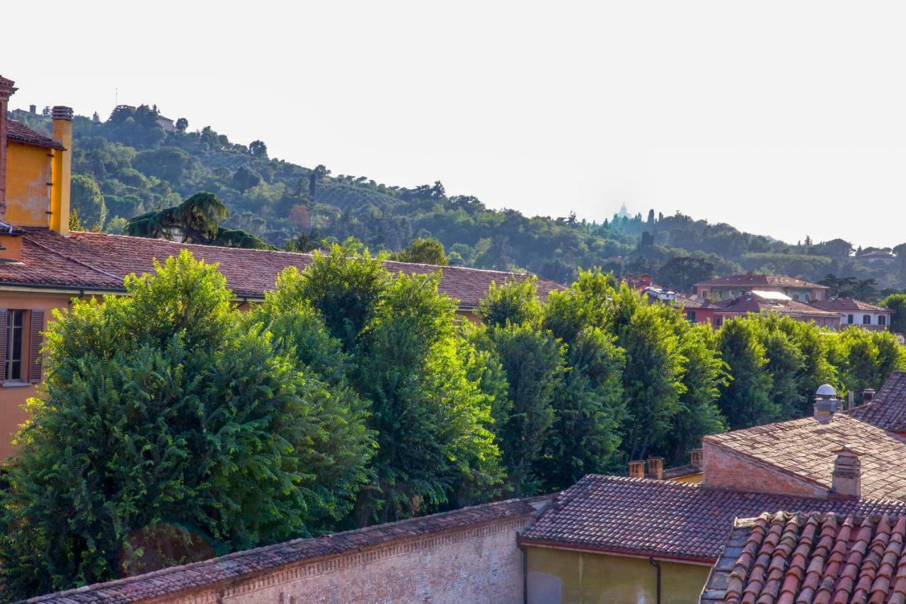 Bed and Breakfast Attico Di Via D'Azeglio Болонья Экстерьер фото
